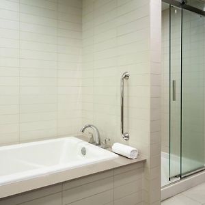Coastal Ocean View 1 Bedroom Studio Suite 1 King Balcony